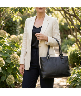 Schwarze Lederhandtasche mit Reißverschluss und zwei Riemen 212-2058-60